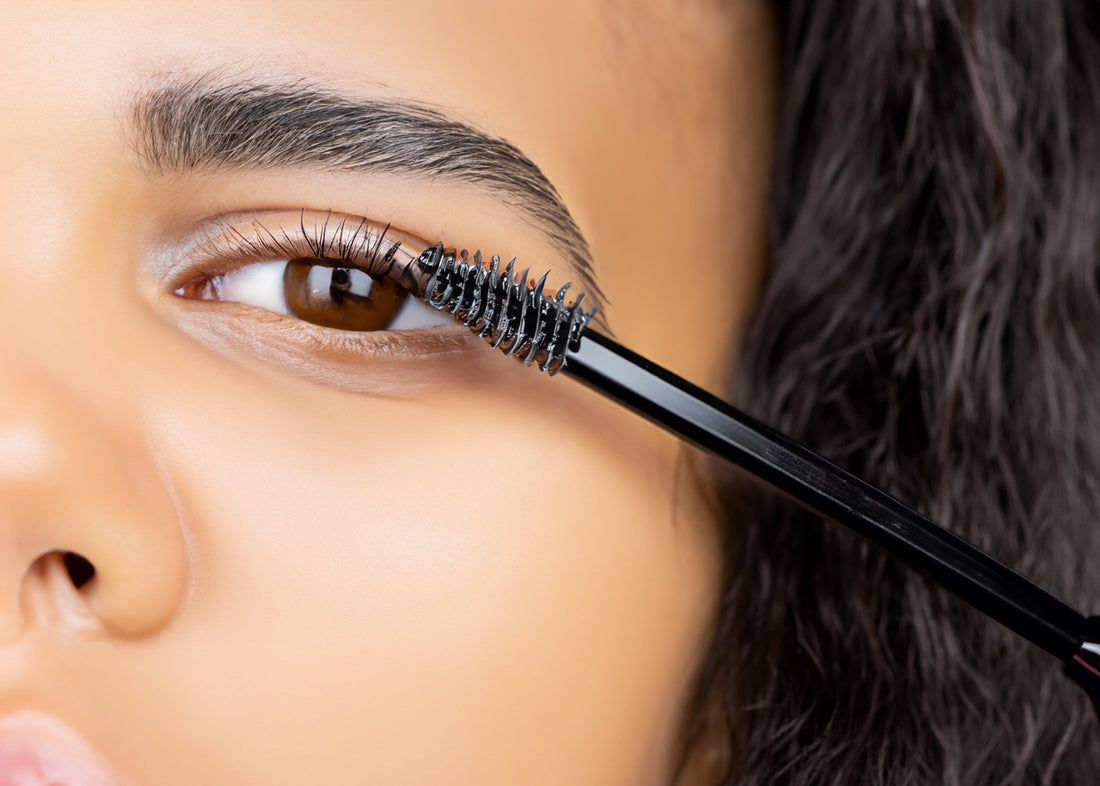 Grow Dazzling Brows & Lashes with the #1 Eyebrow & Eyelash Oil